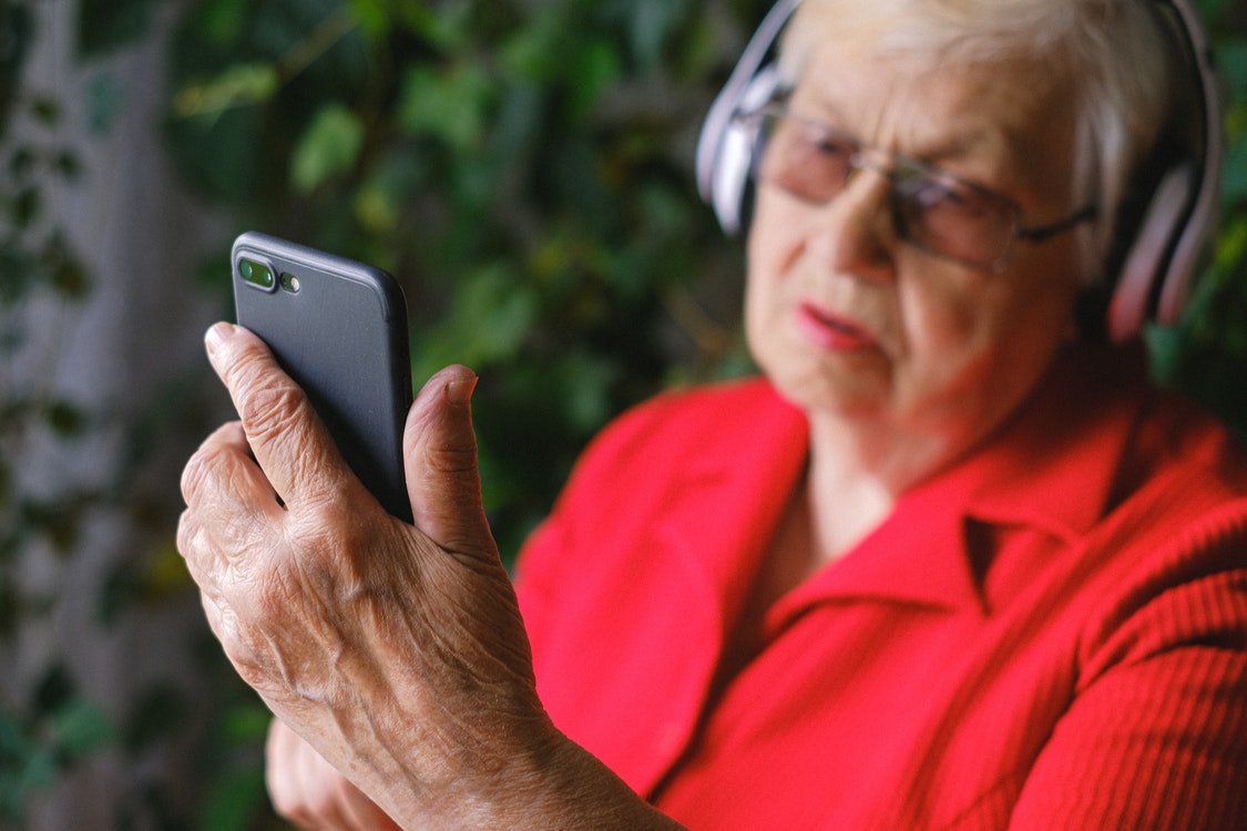 Smartphones for hearing impaired